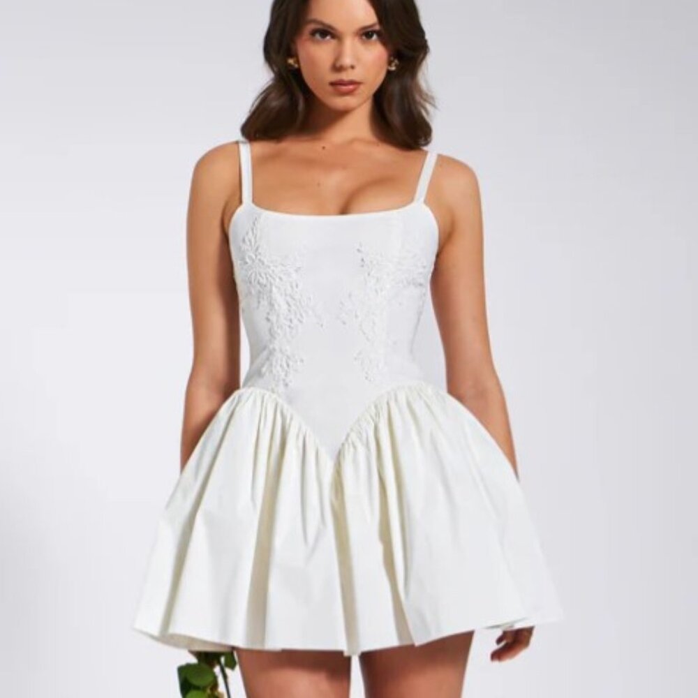 MISS CIRCLE-Kadi White Cotton Drop Waist Corset Mini Dress SIZE MEDIUM